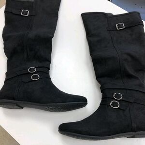 Elegant Women's Black Winter Boots